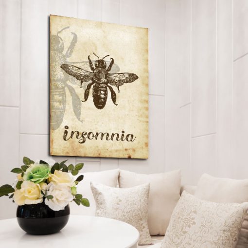 motyw pszczoły na plakacie