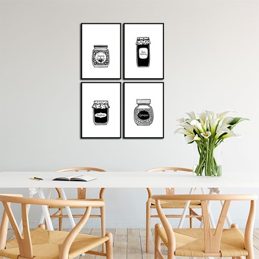 czarno-białe plakaty na ścianę w kuchni