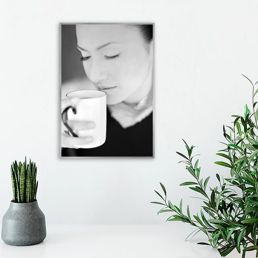 Plakat kobieta z kawą