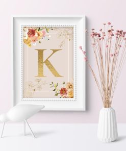 Plakat z literką i kwiatami do pokoju